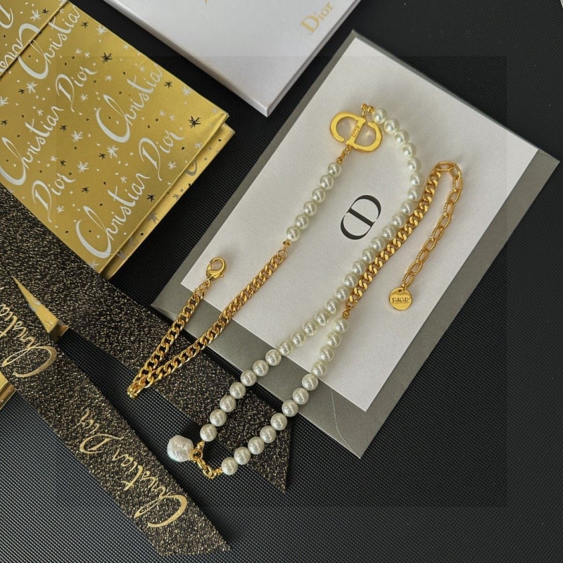 chr1st1an D10r necklaces